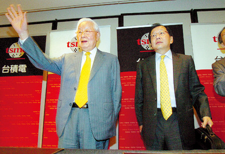 台积电董事长张忠谋(左)和前CEO蔡力行(右) 台积电董事长张忠谋(左)和前CEO蔡力行(右)